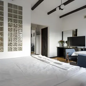https://gosciniec-exclusive.warsawhotelspoland.com